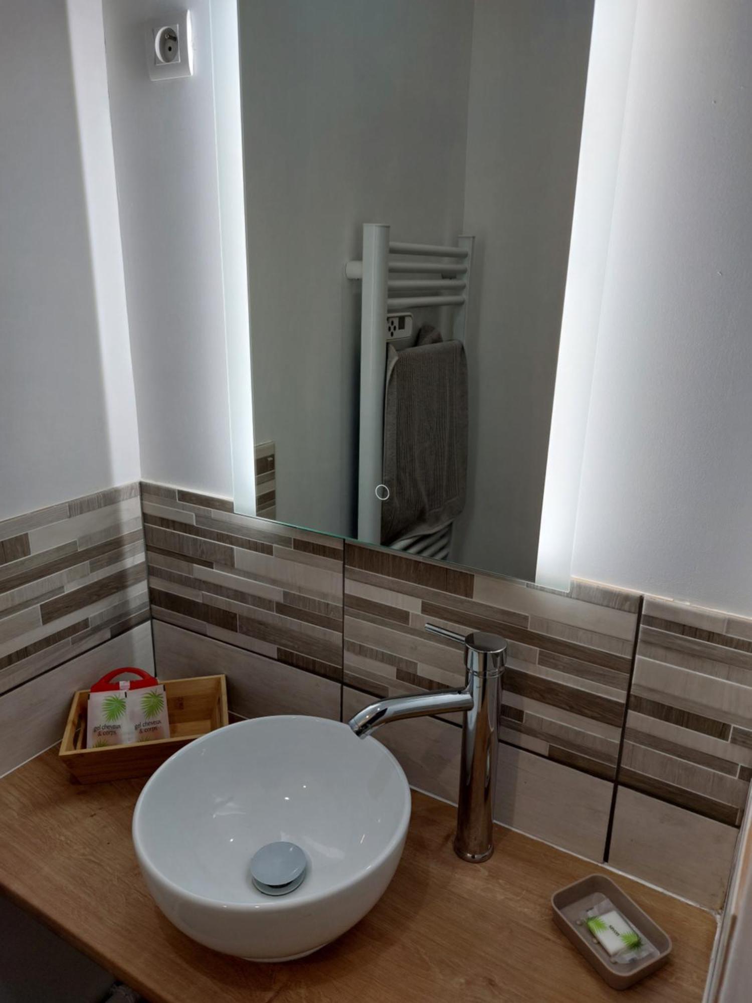 Studio Refait A Neuf Clos Saint Genest Manzat Exteriör bild